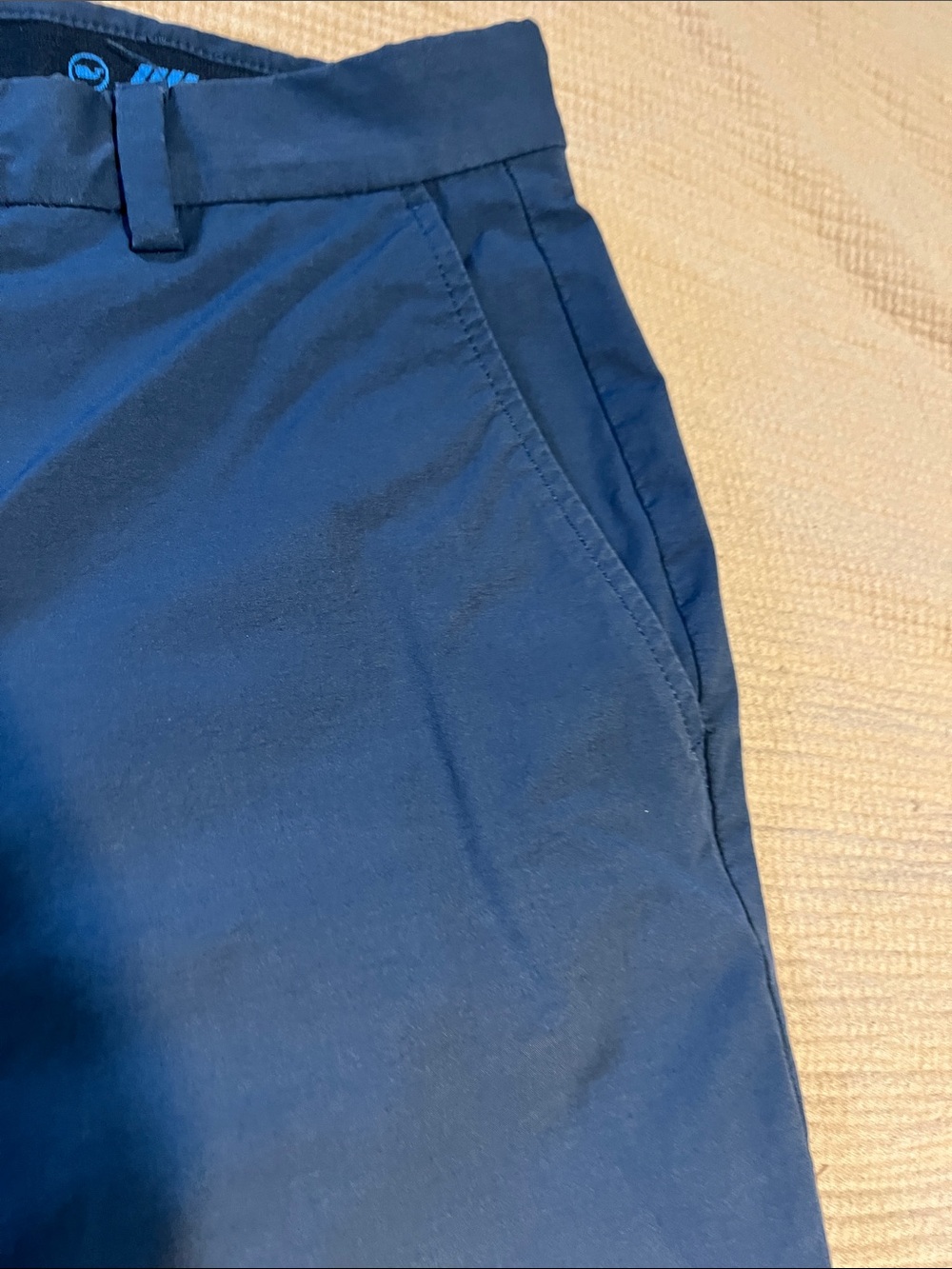 Vineyard Vines On the Go Men's Navy Flat-Front Shorts - Picture 5 of 10